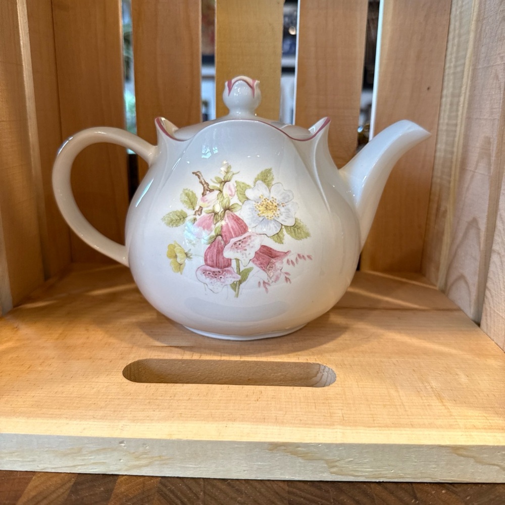 Windsor White and Pink Floral Teapot